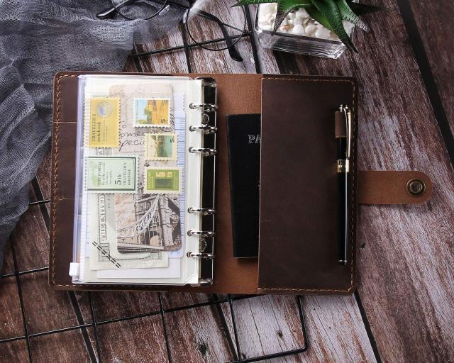 本革表紙の手縫手帳(ブラック) 特価商品システム手帳 本革ノート A5サイズ 本革 2024 ノートカバー