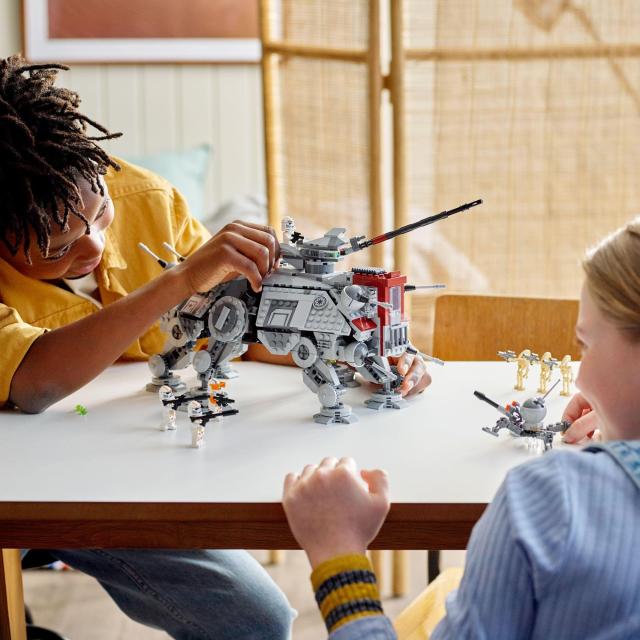 くうちゃん専用 AT-TE™ Walker 75337 | Star Wars™ | Buy online at the Official LEGO