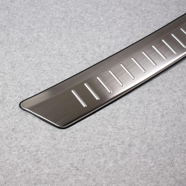 RUIQ 日産 新型 キックス P15型 専用 外装 ステンレス リア バンパー ステップガーニッシュ ガード キズ 防止 Nissan KICKS 専用 設計 (の通販は