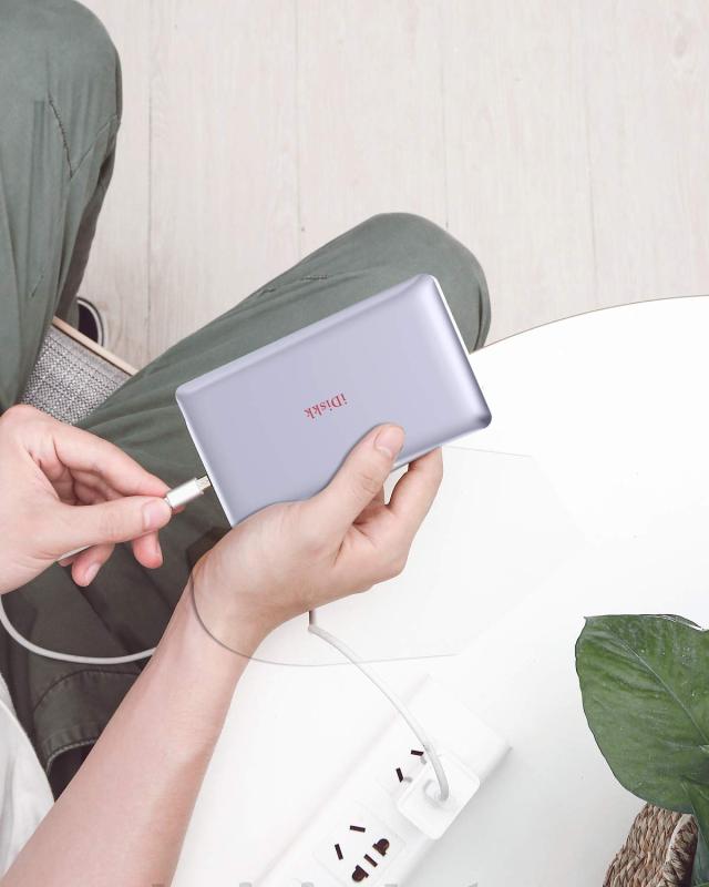 Apple Mfi認定 PSE認証 2048G 10000mAhモバイルバッテリーiPhone16対応