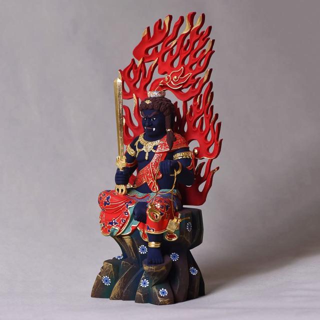 不動明王 仏像 木彫り ツゲ 守り本尊 木製 仏像 厄除け 魔除け (不動明王像-極彩色絵系)(Size:23センチ)