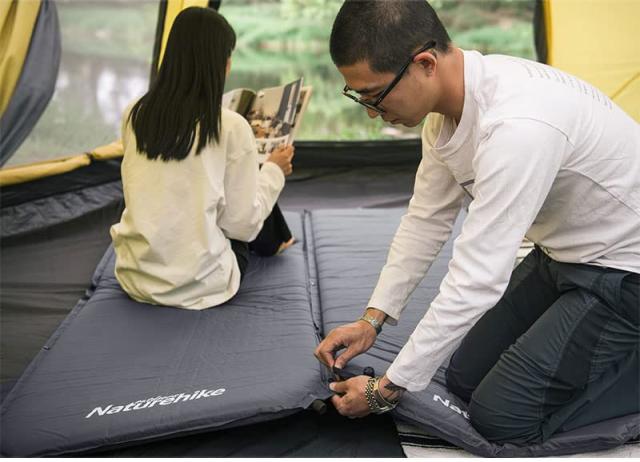 Naturehike エアーマット 自動膨張 キャンプ用 キャンピングマット 無限連結可能 耐水加工 厚手5cm 超軽量 アウトドア 車中泊マット テン Naturehike エアーマット 自動膨張 キャンプ用 キャンピングマット