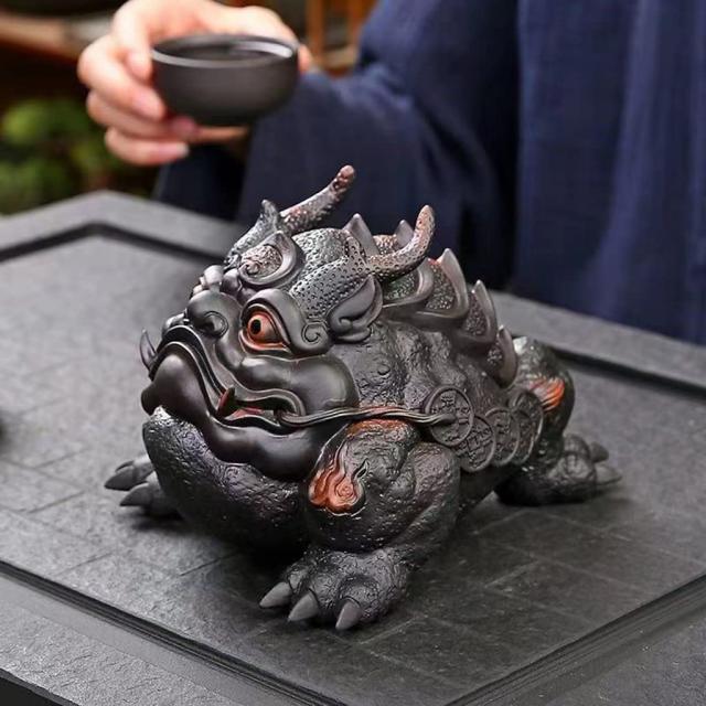 龍角 金蟾 銭蛙　三足 置物 オブジェ 動物 インテリア 磁器製　長さ1６cm幅14cm高さ11.5cm