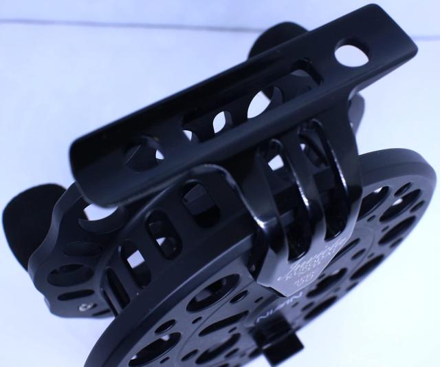 宇崎日新 インヴィクタ クロダイ 90 MB モンスタースペック マットブラック