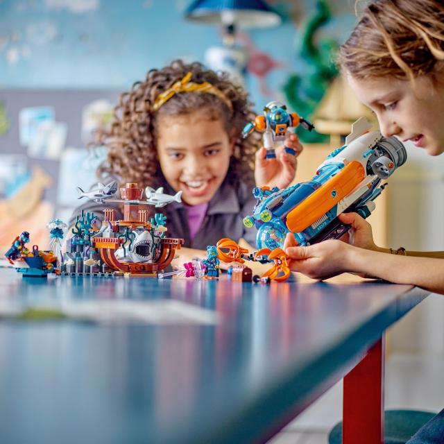レゴ(LEGO) シティ 深海探査艇 おもちゃ 玩具 プレゼント 誕生日 ブロック クリスマス 男の子 女の子 子供 7歳 8歳 9歳 小学生 街づくり_7