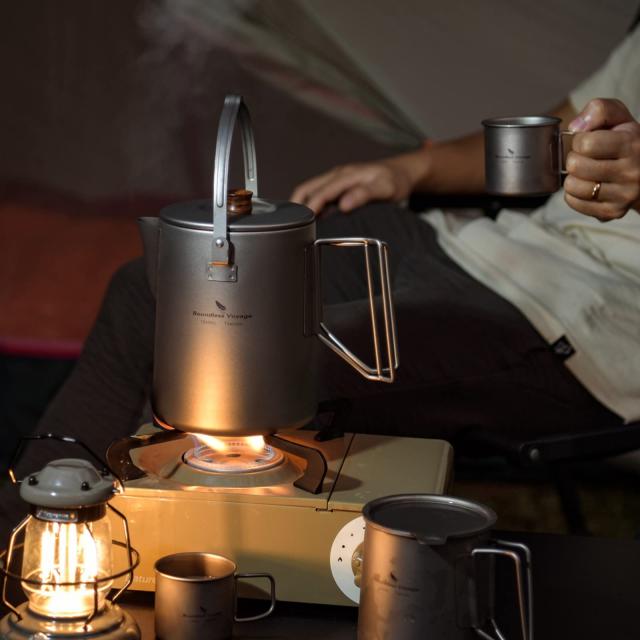 Boundless Voyage チタンマグカップ 500ml ミニ優勝杯2個 仕かける 茶こし付き添い人 蓋付き添い人 目盛り 折りたたみ手持ち部分 サビない 軽さ コンパク