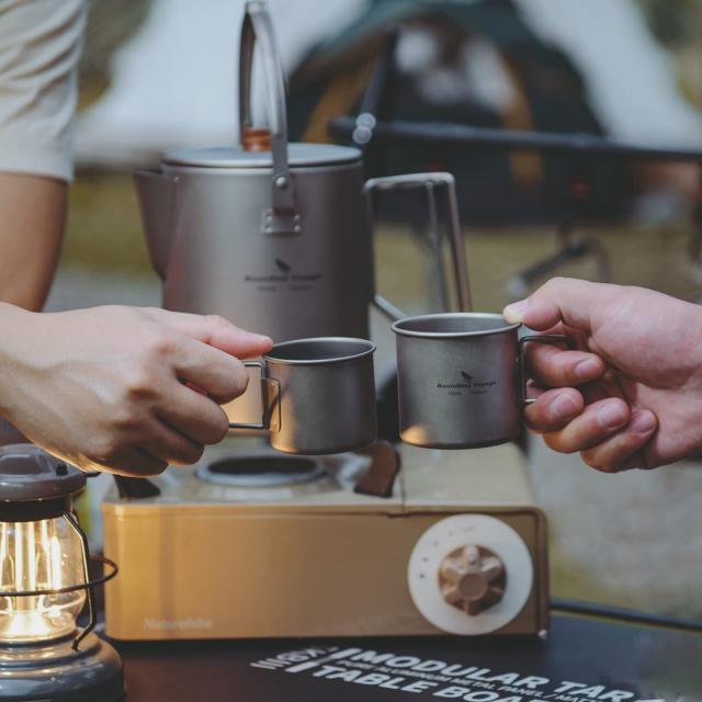 Boundless Voyage チタンマグカップ 500ml ミニ優勝杯2個 仕かける 茶こし付き添い人 蓋付き添い人 目盛り 折りたたみ手持ち部分 サビない 軽さ コンパク