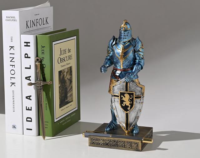 HDMbigmi キングズガード オーナメント 騎士像 デスク用 デスクトップアクセサリー ペンホルダー ペンスタンド ペーパーウェイト オフィ