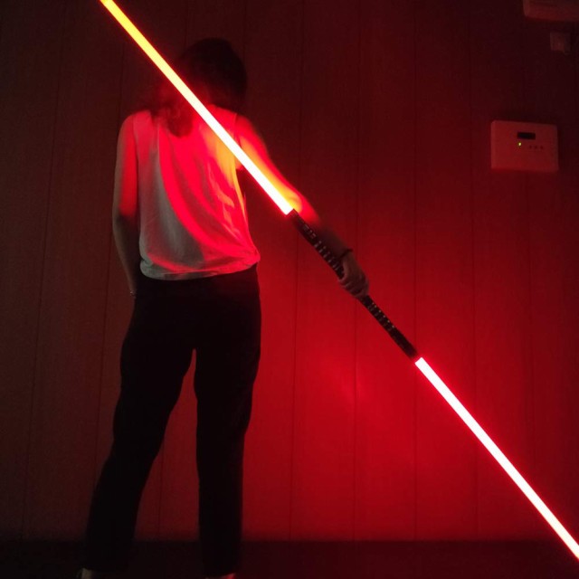 YDDSABER ライトセイバー フルカラー16色切り替え メタルアルミ柄、 ゴースト プレミアム フォース FX ブラックシリーズ ライトセーバー の通販は