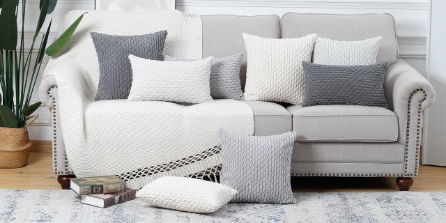 Madizz クッションカバー 2枚セット 柔らかい ぬいぐるみ ショートウール ベルベット 装飾的な 枕 Madizz クッションカバー 2枚セット 柔らかい ぬいぐるみ シ