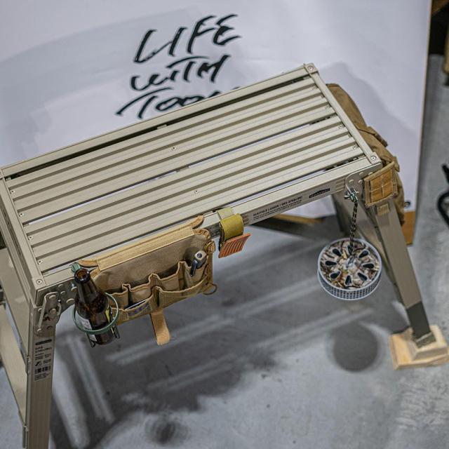 WHATNOT(ワットノット) ×Hasegawa 長谷川工業 脚部伸縮足場台 サンドベージュ 三段 DRS-0780c キャンプ アウトドア ステップ 脚立_3
