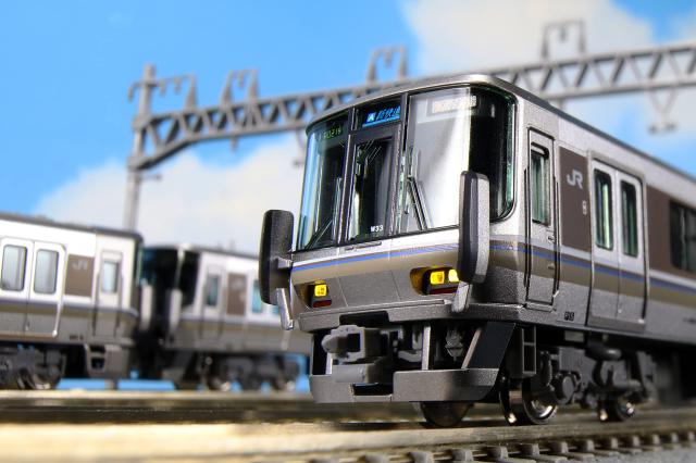 カトー(KATO) Nゲージ 223系2000番台 新快速 8両セット 10-1899 鉄道模型 電車