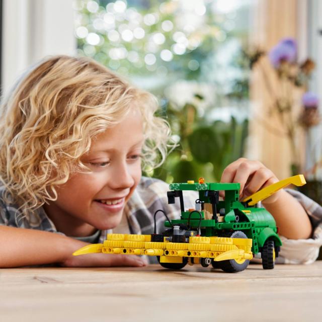 レゴ(LEGO) テクニック John Deere 9700 Forage Harvester おもちゃ 玩具 プレゼント ブロック 男の子 女の子 子供 8歳 9歳 10歳 11歳 小_8