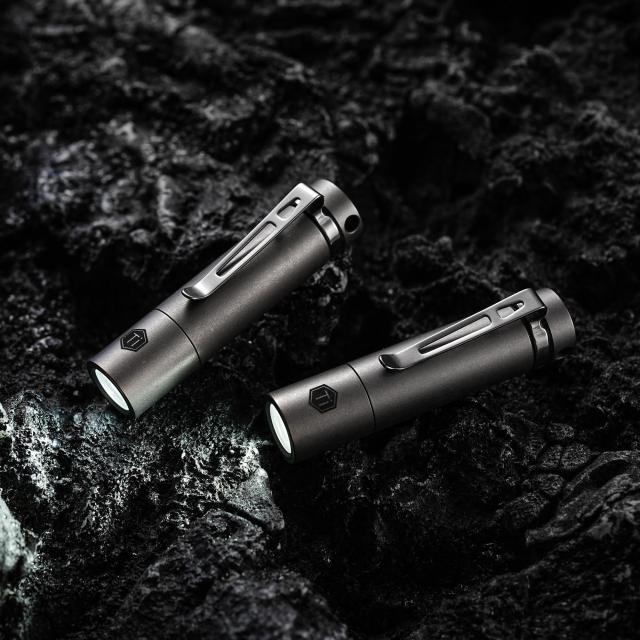 KeyUnity KF04 チタンポケット LED懐中電灯 携帯 チタン合金製 超軽量