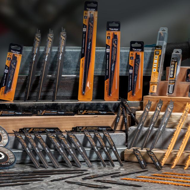 レシプロソー替刃 セーバーソー替刃 バイメタル 全長225mm 14山 鉄管 軟鋼 木材(非鉄金属) EastgateEG-IAE-BLADE-9IN-BM -100 互換品 レシプロソー 替刃 ブレード バイメタル 金属用 鉄