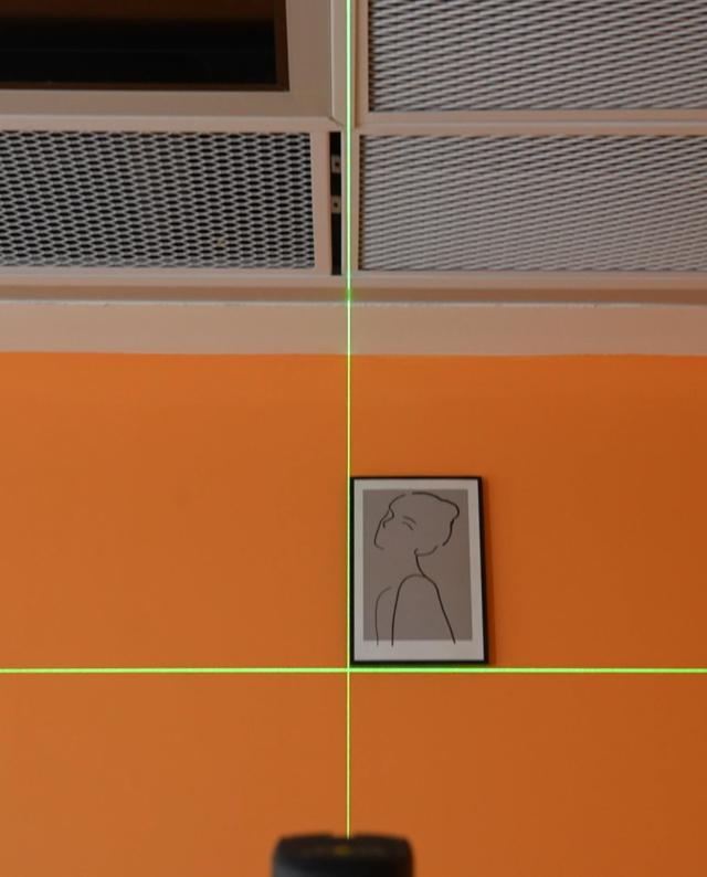 Fanttik D12 PLUS レーザー墨出し器 自動水平補正 3x360° 3D グリーンクロスライン 5200mAhバッテリー 充電式 パルスモード 磁気ブラケ