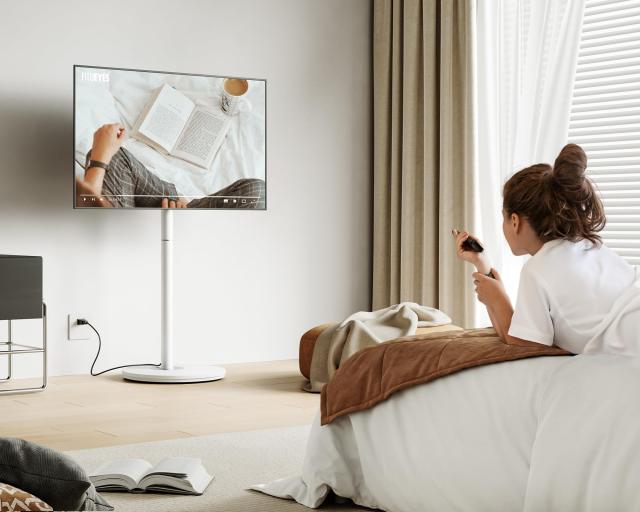 FITUEYES DESIGN テレビスタンド キャスター付き 32〜65Vインチ対応 リビングルーム 自立式 移動式 シンプル スマート スリム ホワイト_2
