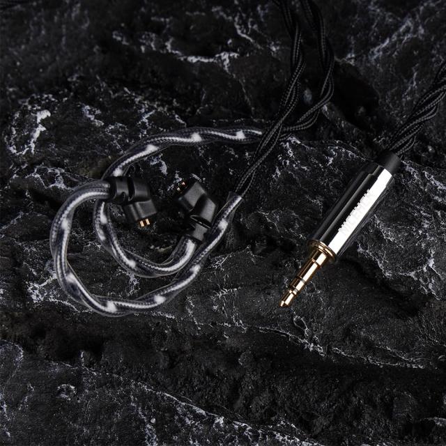 NICEHCK BlackDawn イヤホンリケーブル 4芯5N無酸素銅OCC銀メッキ 0.78mm 2Pin 4.4mm プラグ PP糸で織られる 金属製コネクタ 交換用 着脱