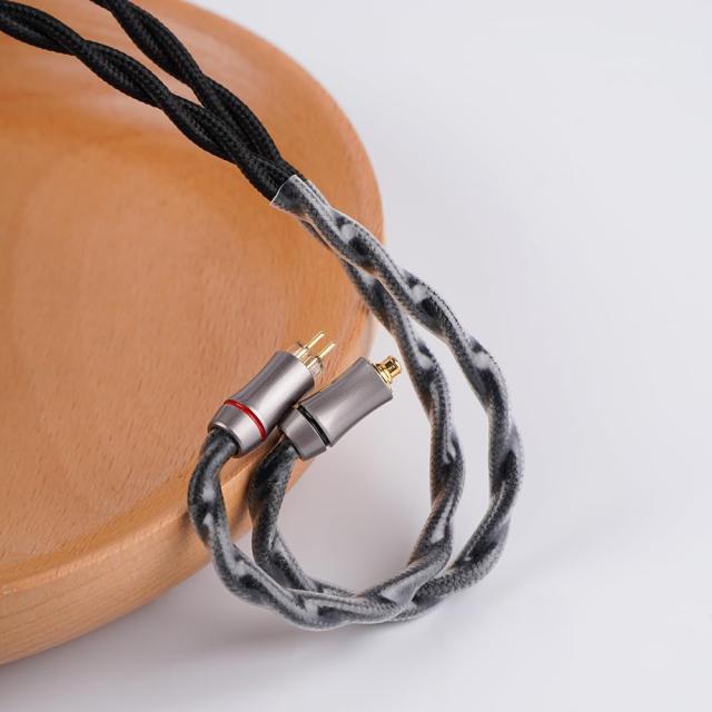 NICEHCK 60saga イヤホンリケーブル 超高純度プレス単結晶銅OCC 0.78mm 2Pin 4.4mm 無酸素銅OFC非磁性プラグ 黒いPP糸で織られる 交換用