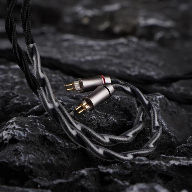 NICEHCK 60saga イヤホンリケーブル 超高純度プレス単結晶銅OCC 0.78mm 2Pin 4.4mm 無酸素銅OFC非磁性プラグ 黒いPP糸で織られる 交換用