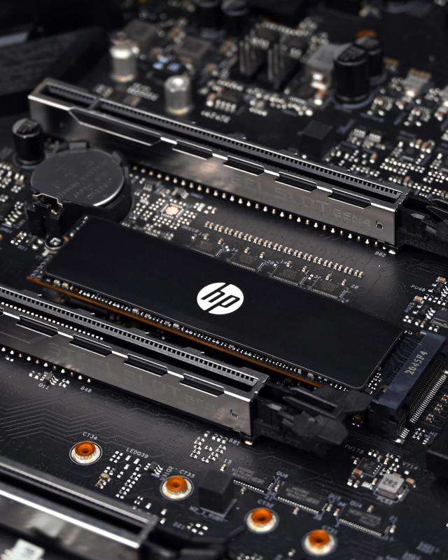 HP FX700 4TB SSD NVMe2.0 M.2 Type 2280 PCIe Gen4×4 最大読込