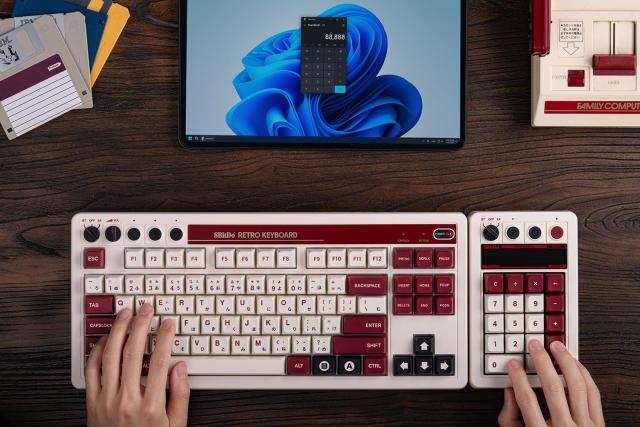 8BitDo レトロ 18 メカニカル テンパッド、電卓モードをサポート、Windows および Android 用 Bluetooth/2.4G/有線テンパッド - (Fami)_8