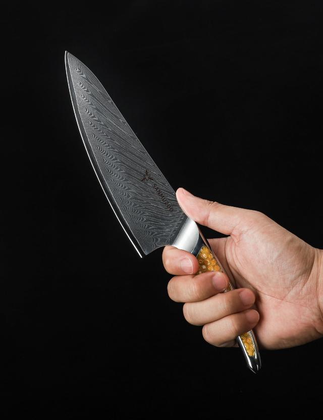 SANMUZUO 8 インチ シェフナイフ、超鋭利ダマスカス鋼キッチンナイフ、イエロー樹脂のフルタングハンドル付き調理ナイフ、LA-S9 シリーズ