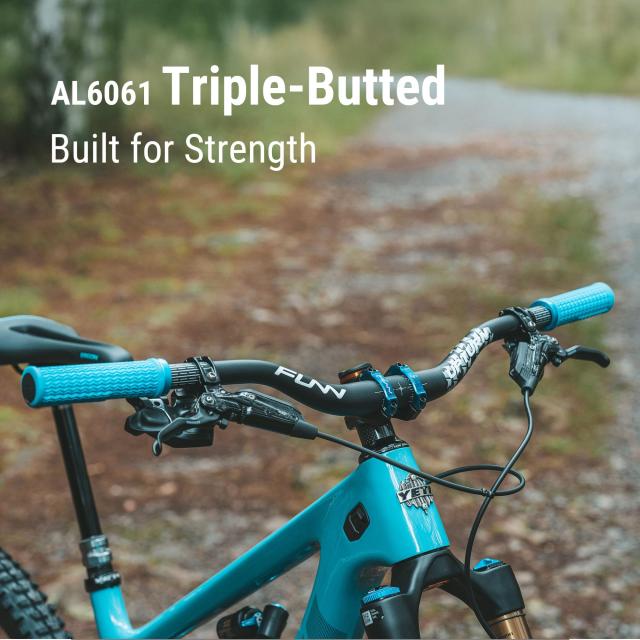 Funn 脹れ上がる曲がること (Upturn) ハイライズマウンテンバイクハンドルバー - バークランプ31.8粍、幅785粍付き添い人。耐久性と軽さのアロイライザー