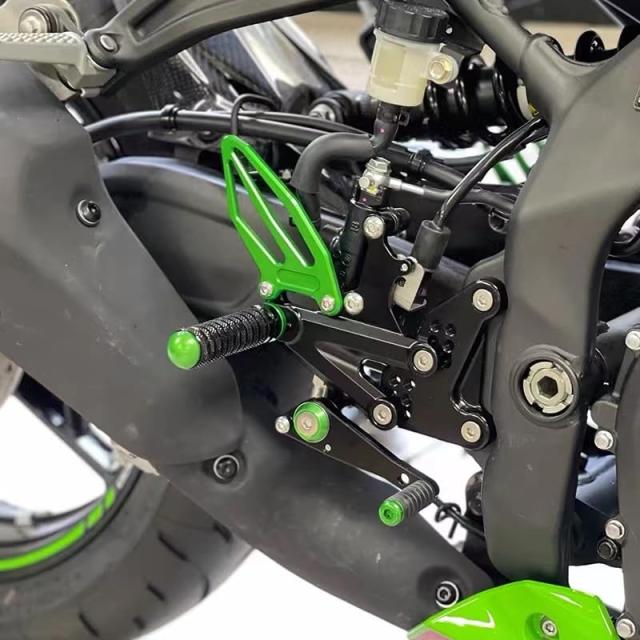 SUKIRACING】ZX25R ZX4R ZX4RR 2020-2024バイク用バックステップ