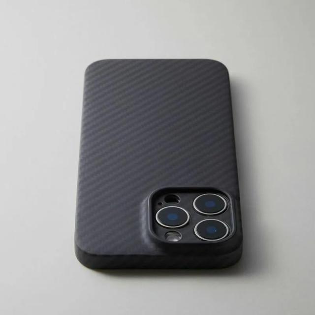 Deff ディーフ iPhone16Pro用 アラミド繊維 薄型 耐衝撃 超軽量 カーボン風(調) ケース Spetial Edition (6.3inch 16Pro)