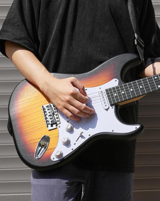 Donner エレキギター 初心者セット STタイプ SSSピックアップ 39インチ フルサイズ ミニアンプ付き 専用ケースとチューナーなどアクセサ_6