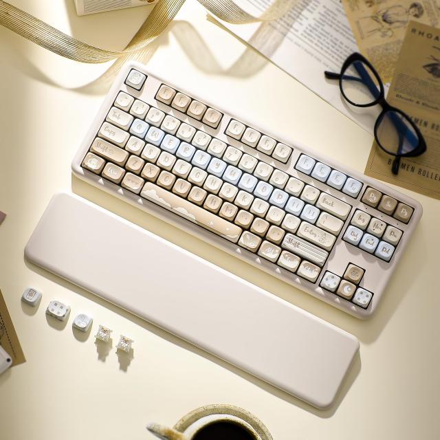YUNZII B87 メカニカルキーボード　Bluetooth Amazon.com: YUNZII B87 Wireless Mechanical Keyboard,QMK/VIA