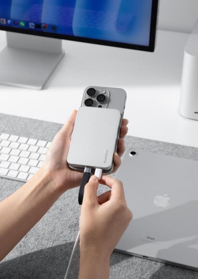 ORICO BookDrive 1TB 外付けSSD magsafe対応 PD100W充電 ノートPC・iPhone 16/15・USB-Cスマートフォン・タブレット用 マグネット式 ポー_8