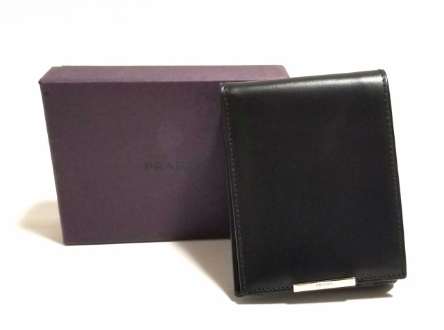 未使用 プラダ 折財布 2つ折り財布 サフィアーノレザー M740 黒色