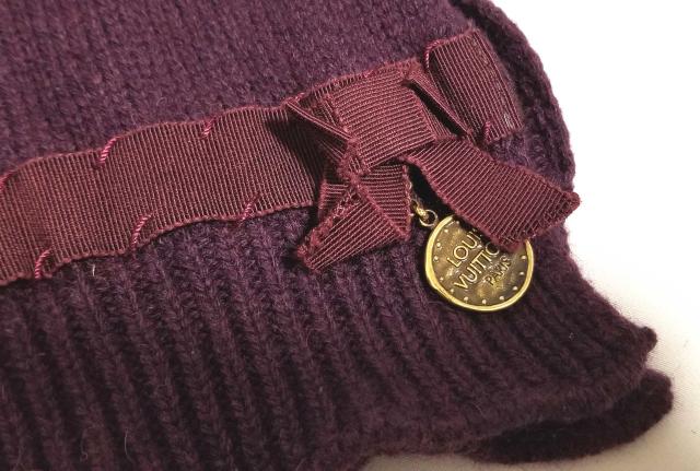 ルイヴィトン マフラー リボン チャーム コイン ロゴ メダル 紫 レディース ＬＶ LOUIS VUITTON ルイ・ビトン ルイ・ヴィトン ウール 100