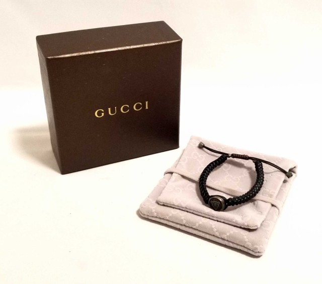 グッチ レザー シルバー ブレスレット クレスト レザーブレス メンズ ブラック 黒 編み込みレザー ＧＵＣＣＩ 紋章 SV925 　【中古】｜au  PAY マーケット