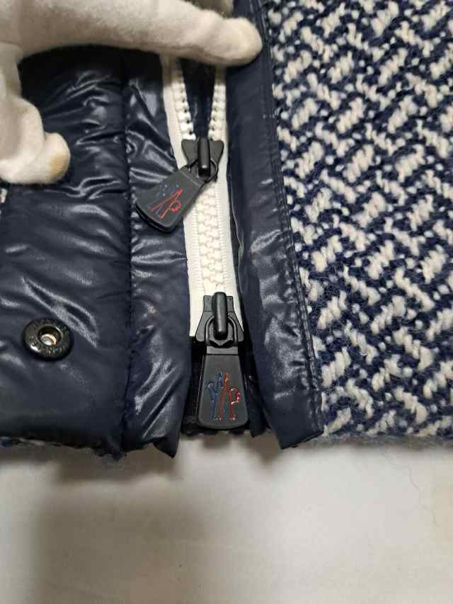 美品 モンクレール ツイード ダウンコート レディース ３ ネイビー ホワイト ニット 国内正規品 MONCLER ショート ノーカラー  【中古】｜au PAY マーケット