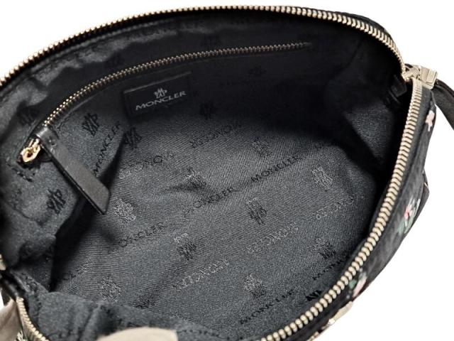 新品同様 モンクレール ポーチ コスメポーチ 花柄 ブラック 黒 化粧