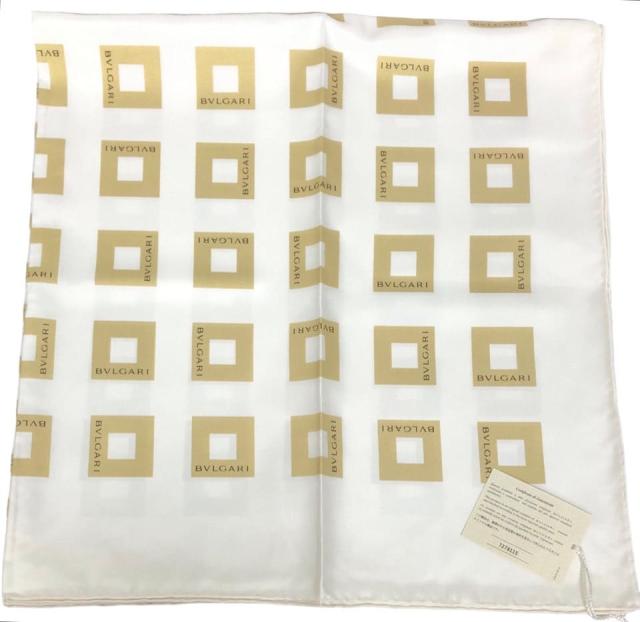 未使用 ブルガリ 大判スカーフ シルク　100％　ロゴ　スクエア　スカーフ ストール バンダナ ホワイト ゴールド 92×87cm BVLGARI 【中古