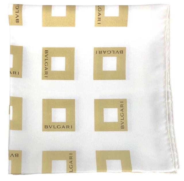 未使用 ブルガリ 大判スカーフ シルク　100％　ロゴ　スクエア　スカーフ ストール バンダナ ホワイト ゴールド 92×87cm BVLGARI 【中古