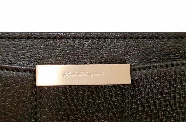 未使用 フェラガモ セカンドバッグ クラッチ メンズ 型押し レザー ロゴ リストレット ストラップ ブラック 黒 Salvatore Ferragamo 【中