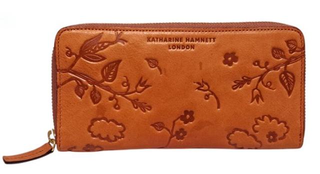 未使用 キャサリンハムネット 長財布 型押し レザー カービング ブラウン レンガ ラウンドジップ ボタニカル 長財布 ラウンドファスナー の通販は 10,500円