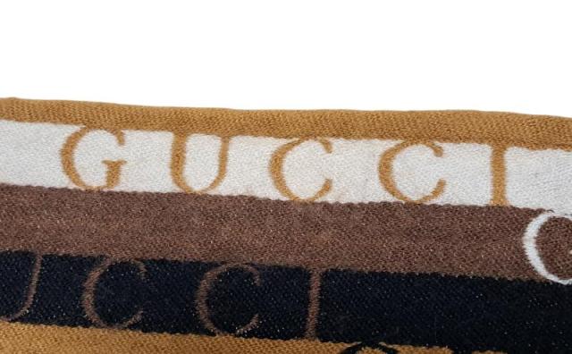 グッチ マフラー ストライプ ロゴ フリンジ 634166 GUCCIロゴ ブラウン ブラック ホワイト メンズ レディース GUCCI ウール コットン 【 の通販は