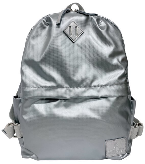 未使用 ヴィヴィアンウエストウッド リュックサック メタリックユーティリティ リュック　VWH215 シルバー 銀 オーブ バックパック リュ の通販は