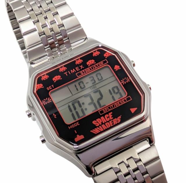 新品同様 タイメックス 時計 インベーダー デジタルウォッチ TW2V30000 正規品 シルバー SPACE INVADERS TIMEX  限定コラボモデル メンズ