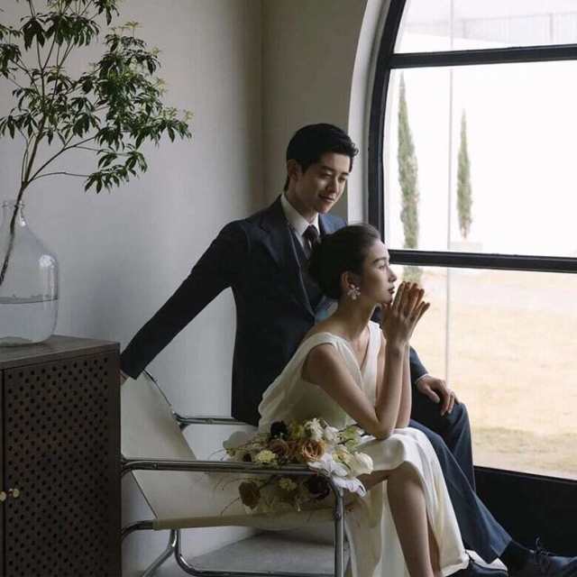 ウェディングドレス 結婚式 ノースリーブ バックシャン 20代 30