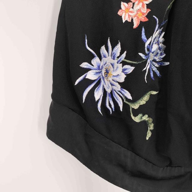 VIVIENNE TAM(ヴィヴィアンタム) 花 刺繍 チュニックワンピース ジャンパースカート レディー 中古 古着 0230 中古】ヴィヴィアンタム VIVIENNE TAM 花 刺繍 チュニック