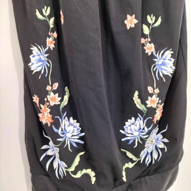 VIVIENNE TAM(ヴィヴィアンタム) 花 刺繍 チュニックワンピース ジャンパースカート レディー 中古 古着 0230 VIVIENNE TAM(ヴィヴィアンタム) 花 刺繍 チュニックワンピース