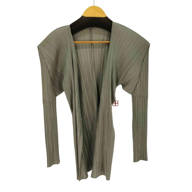 PLEATS PLEASE ISSEY MIYAKE(プリーツプリーズイッセイミヤケ) プリーツ カーディガン レディース JPN：3 【中古】【ブランド古着バズストア】