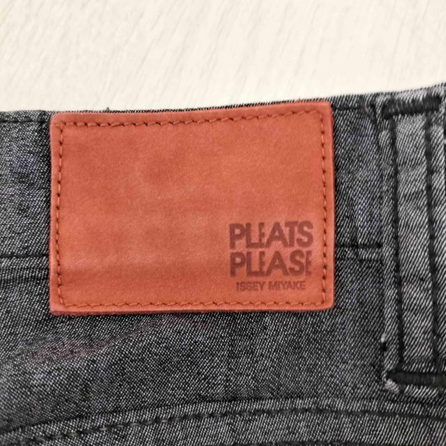 PLEATS PLEASE ISSEY MIYAKE(プリーツプリーズイッセイミヤケ) ストレッチストレートパンツ メンズ  2【中古】【ブランド古着バズストア】の通販は